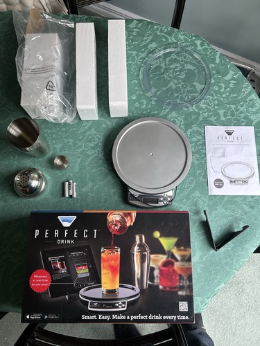 Cocktail shaker mixer drink - cocktail,