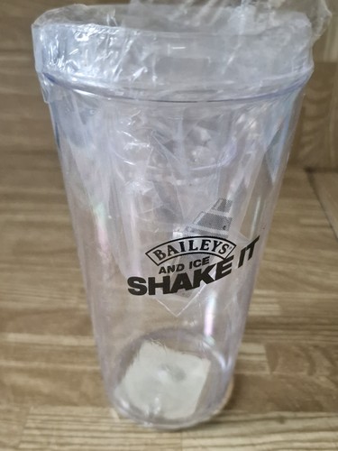 Baileys and ice shake - ice,
